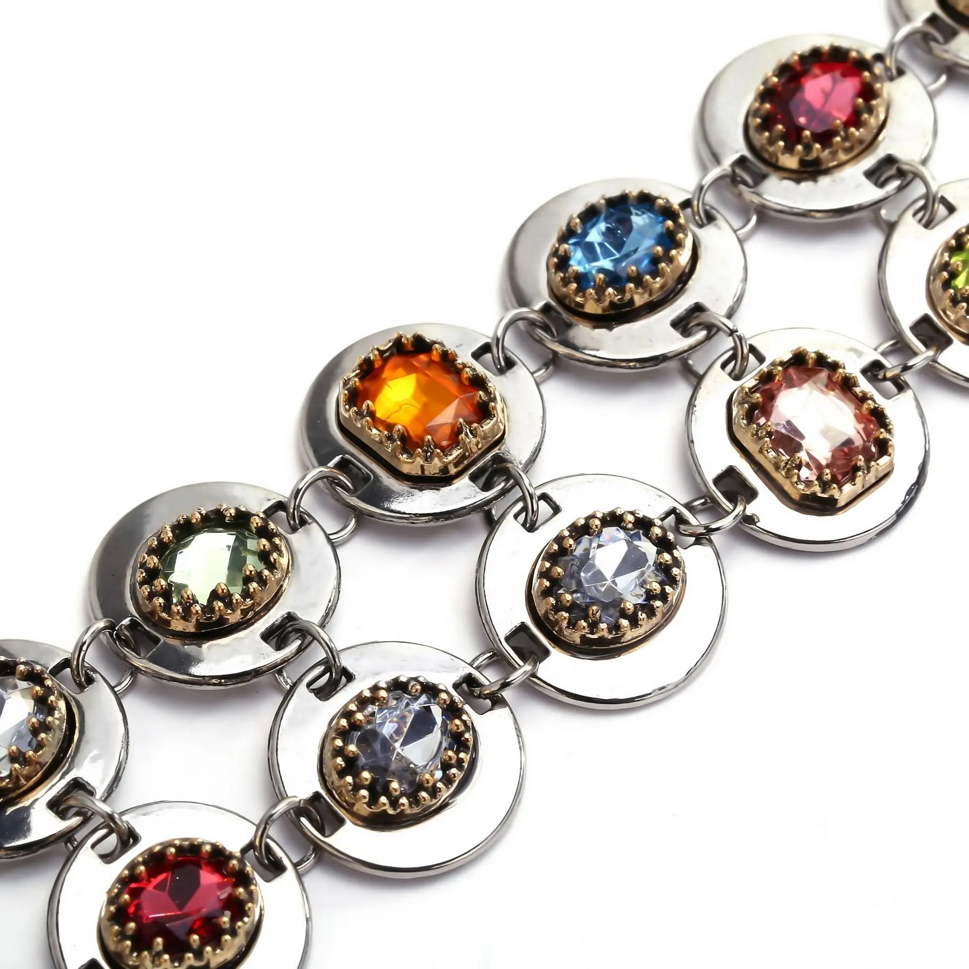 Vintage-Halskette mit bunten Kristallen für Damen, Metallketten, mit Strasssteinen besetzte Halskette, auffälliger Schmuck, Geschenkidee. – Detail 5