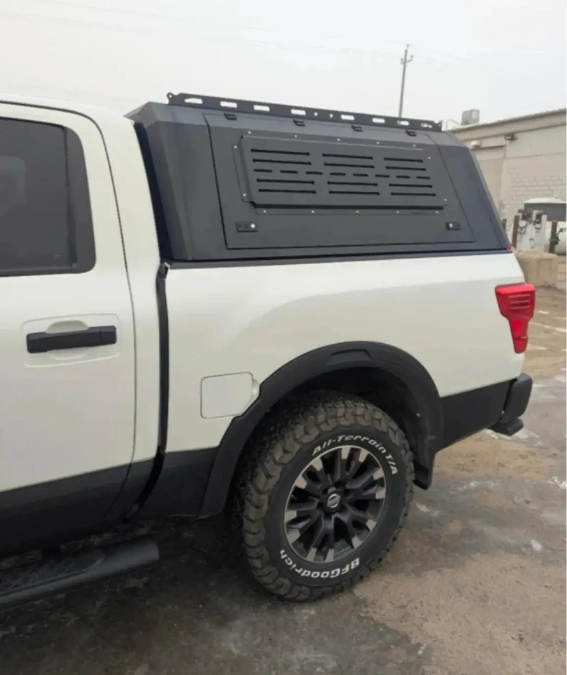 Rainproof Anti-rusted Pickup Smartcap Camping 4X4 Customized Aluminum Truck Bed Topper For Nissan Titan 5.5ft Hardtop Canopy