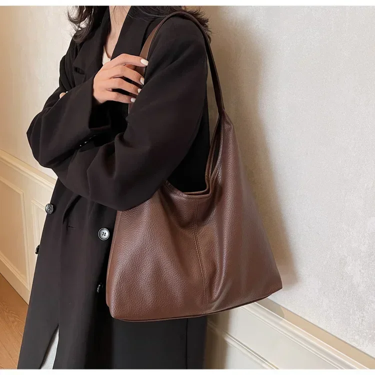 

2025 Women's Large Capacity - New Casual Textured Stylish Bag, Versatile Commuting Shoulder/Underarm/Crossbody