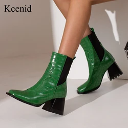 Kcenid Nuovi stivali Chelsea Donna stile britannico Autunno Inverno Stivali singoli Punta quadrata Moda Ricamo Scarpe con tacco spesso Verde