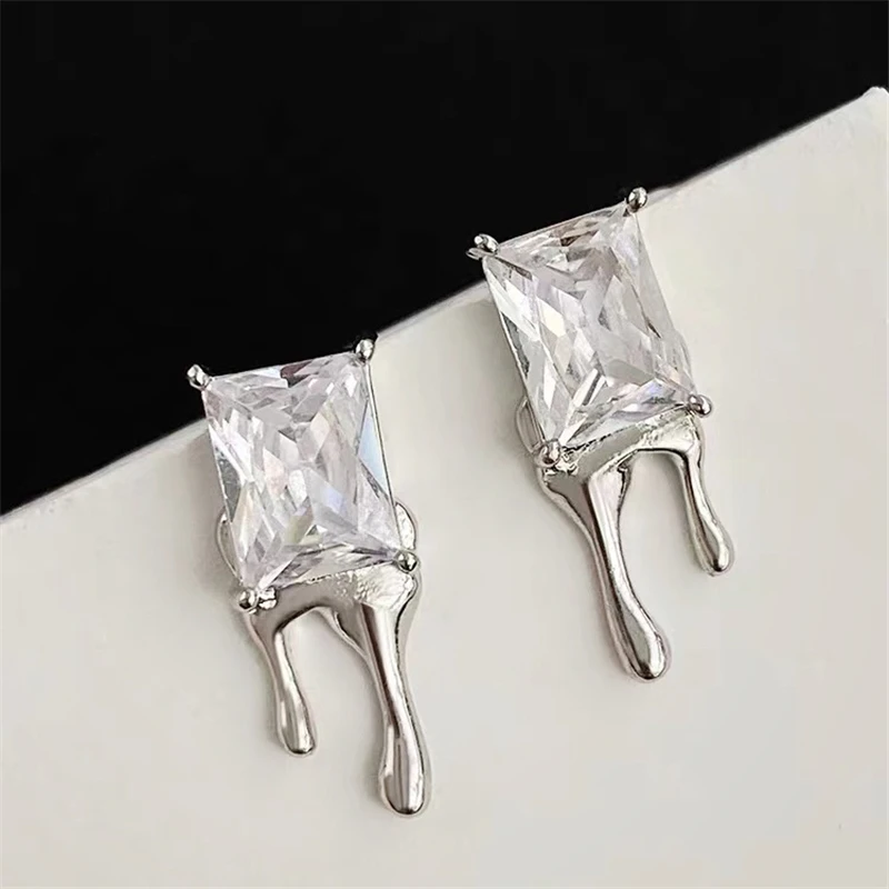 

Japanese and Korean ins dark lava water drop square diamond zircon earrings niche design geometric cool girl party earrings