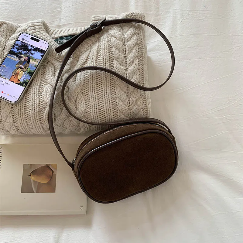 حقيبة كروس بيضاوية غير لامعة جديدة لعام 2025 للنساء، محفظة كتف مربعة بسيطة، حقيبة يد كلاسيكية متعددة الاستخدامات، أنيقة وأنيقة #1