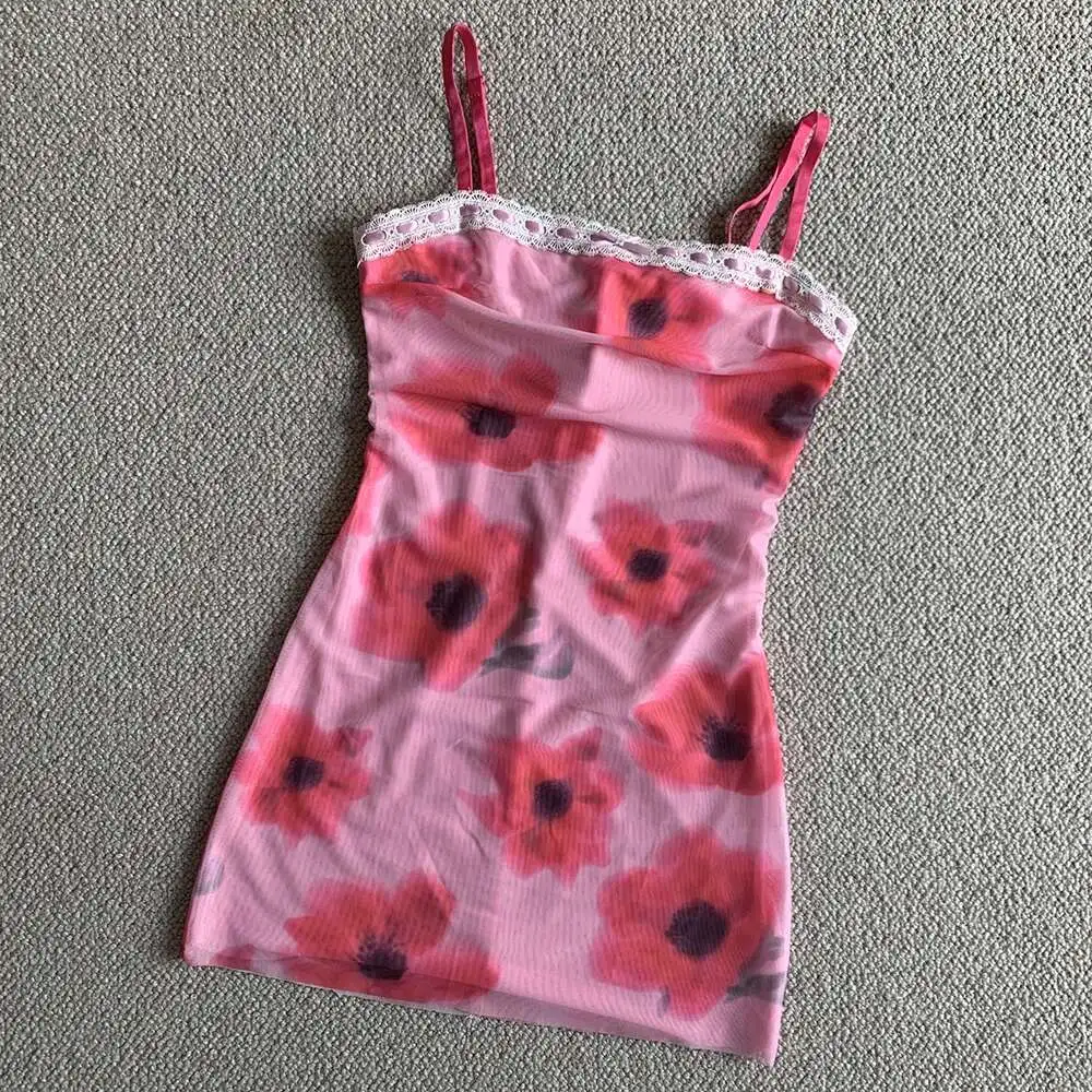 جديد 2024 الصيف المتخصصة شبكة زهرة طباعة الدانتيل المرقعة فستان الحمالات مثير الوردي الحلو سليم التفاف الأرداف فستان قصير CVML