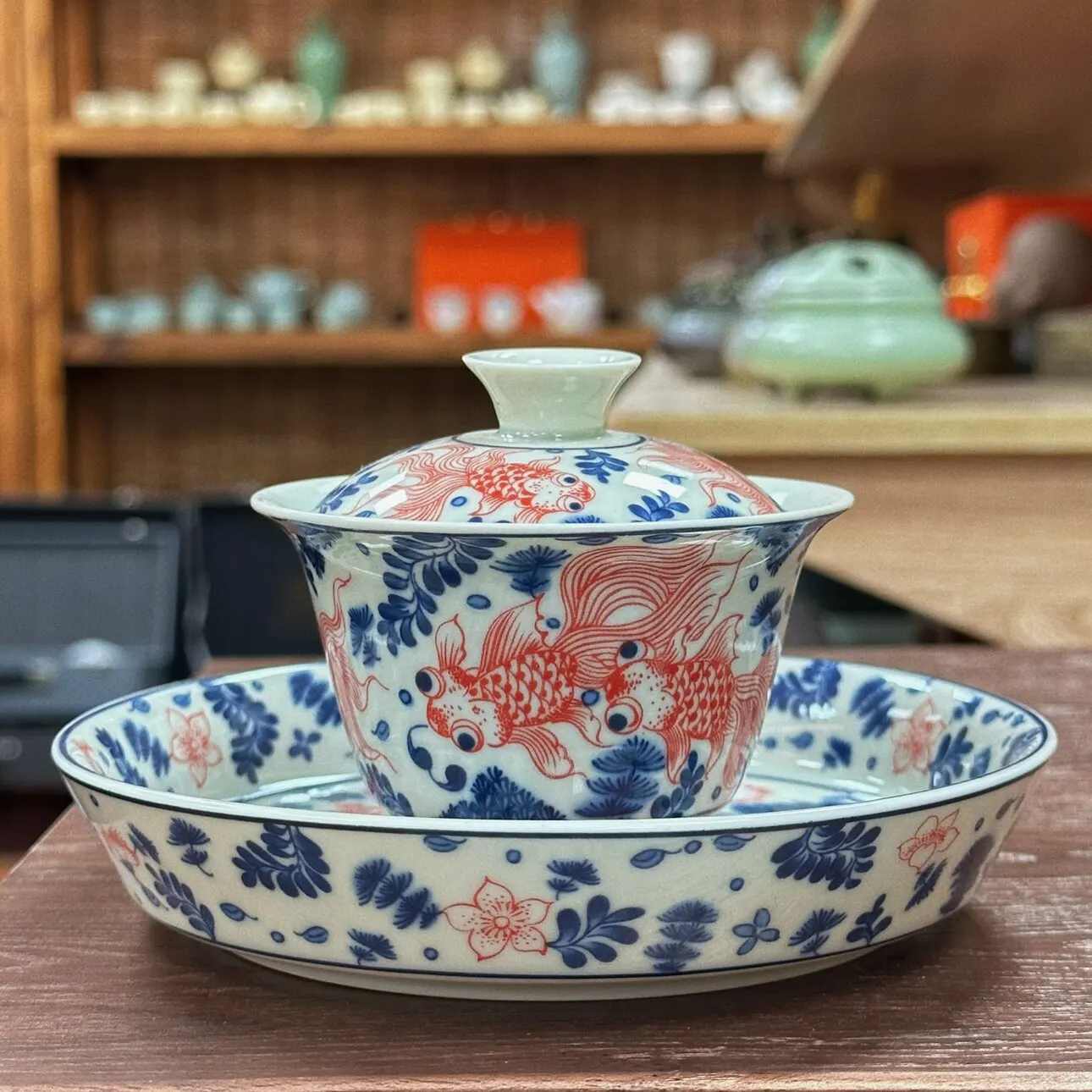 Goldfish Porcelain Gaiwan Single Pot Tray Large Hand-Held Cup Retro Tea Cup Set with Lid Three Pieces Tea Making Bowl