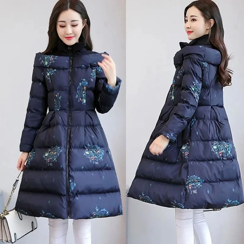 سترة قطن نسائية متوسطة الطول 2025 شتاء النسخة الكورية الجديدة سليم طباعة سميكة القطن عباءة سترة الإناث الدافئة سترة معطف