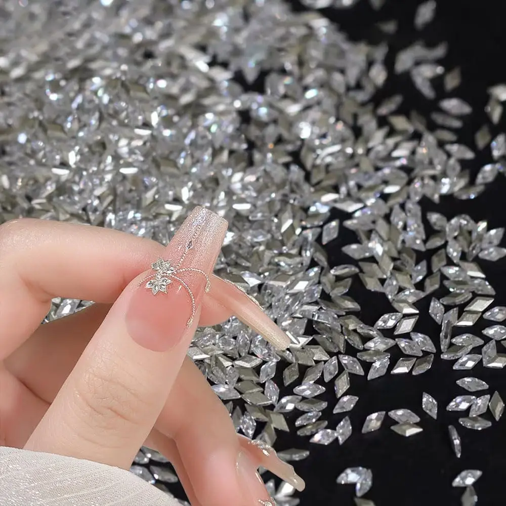 

200pcs Sparkling Zircon Rhinestones Silver Nail Jewels 3D Flat-Back Rhinestones 1.5-3mm Mini 3D Pointed-Base Nail Art