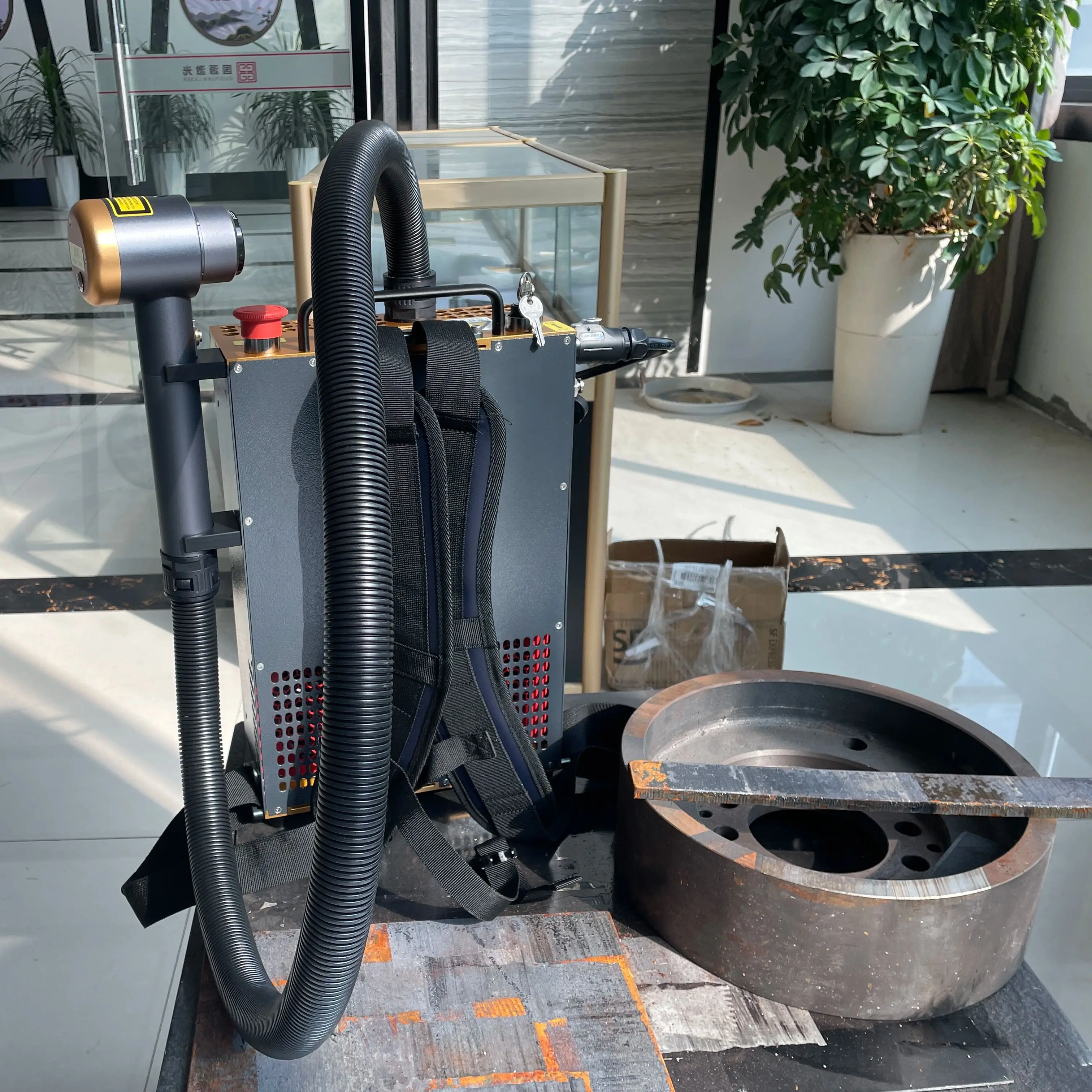 BK-FLC100SC BK-FLC100S  laser cleaning machine 100W rust wood metal oil layer removal laser cleaning