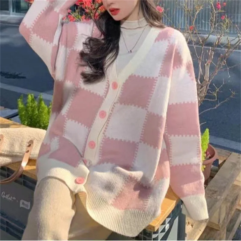 Jesienna sweter dziergany damska koreańska modna w stylu Retro w kratę z dekoltem w szpic jednorzędowa luźna kardigan typu Oversized kurtka