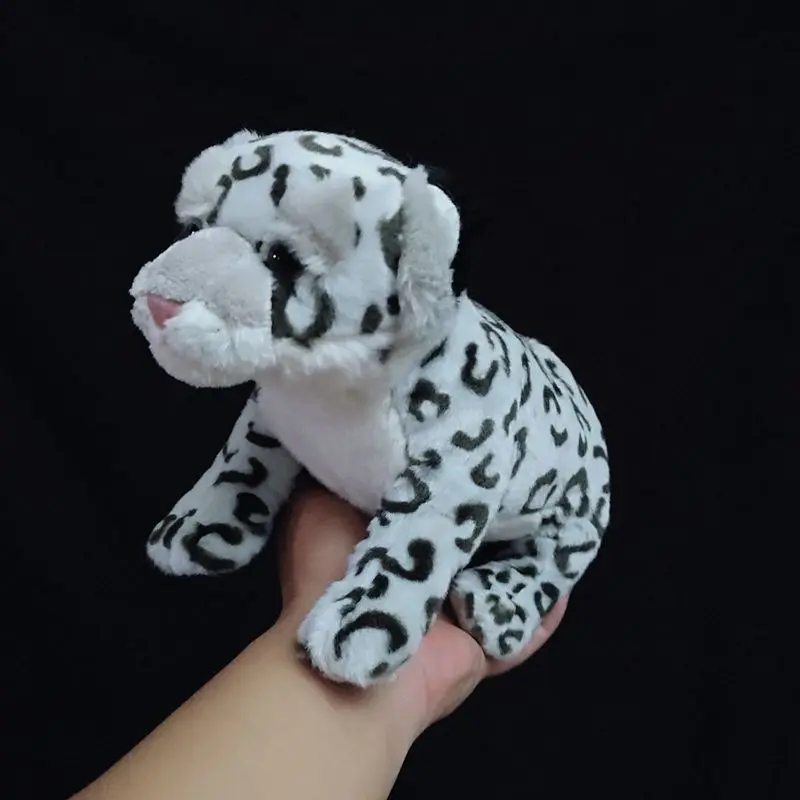L24cm Mainan Mewah Macan Tutul Salju Simulasi Macan Tutul Rumput Daun Teratai Macan Tutul Boneka Macan Tutul Mugwort Ultra-lembut Hadiah Ulang Tahun Anak Perempuan