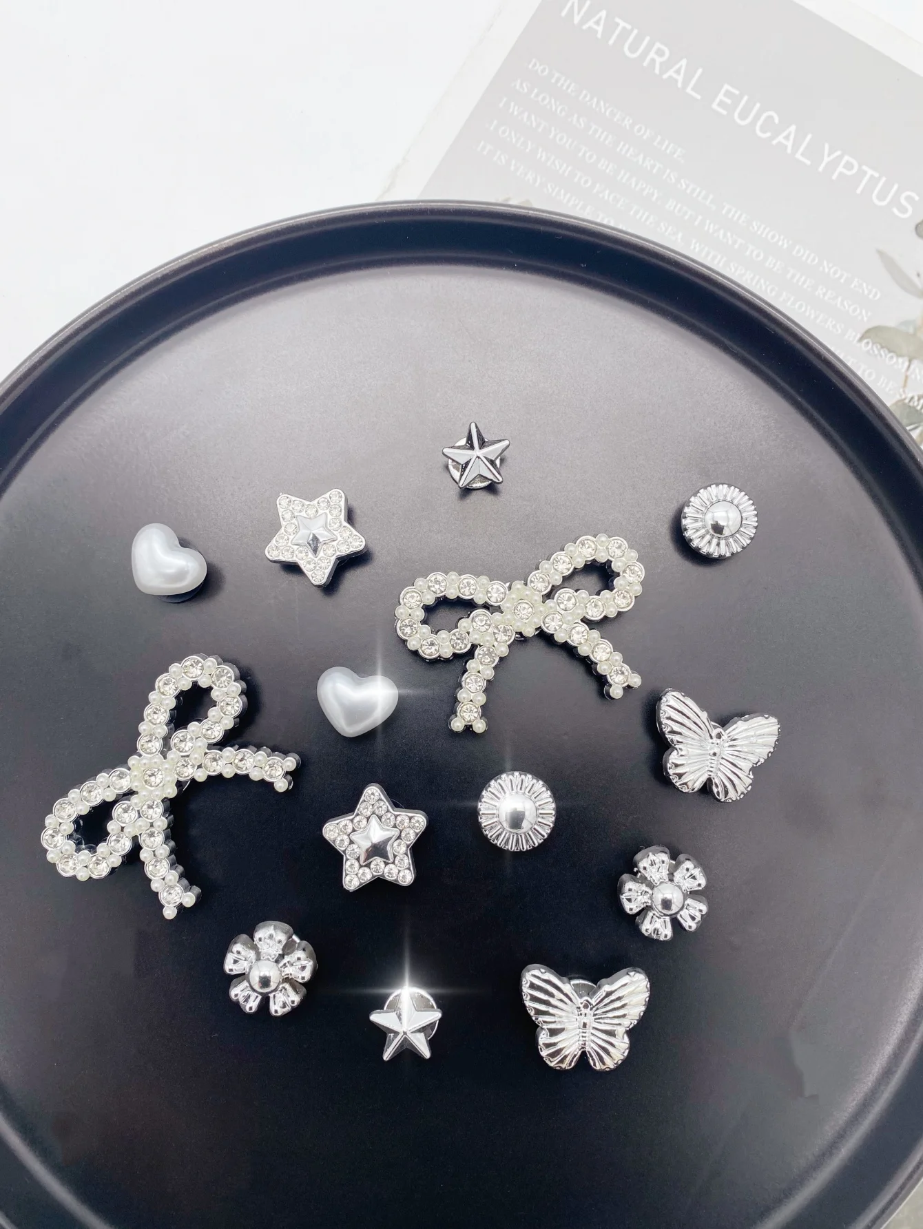"14-Piece Fashionable ABS Rhinestone Bow Shoe Charms. These 