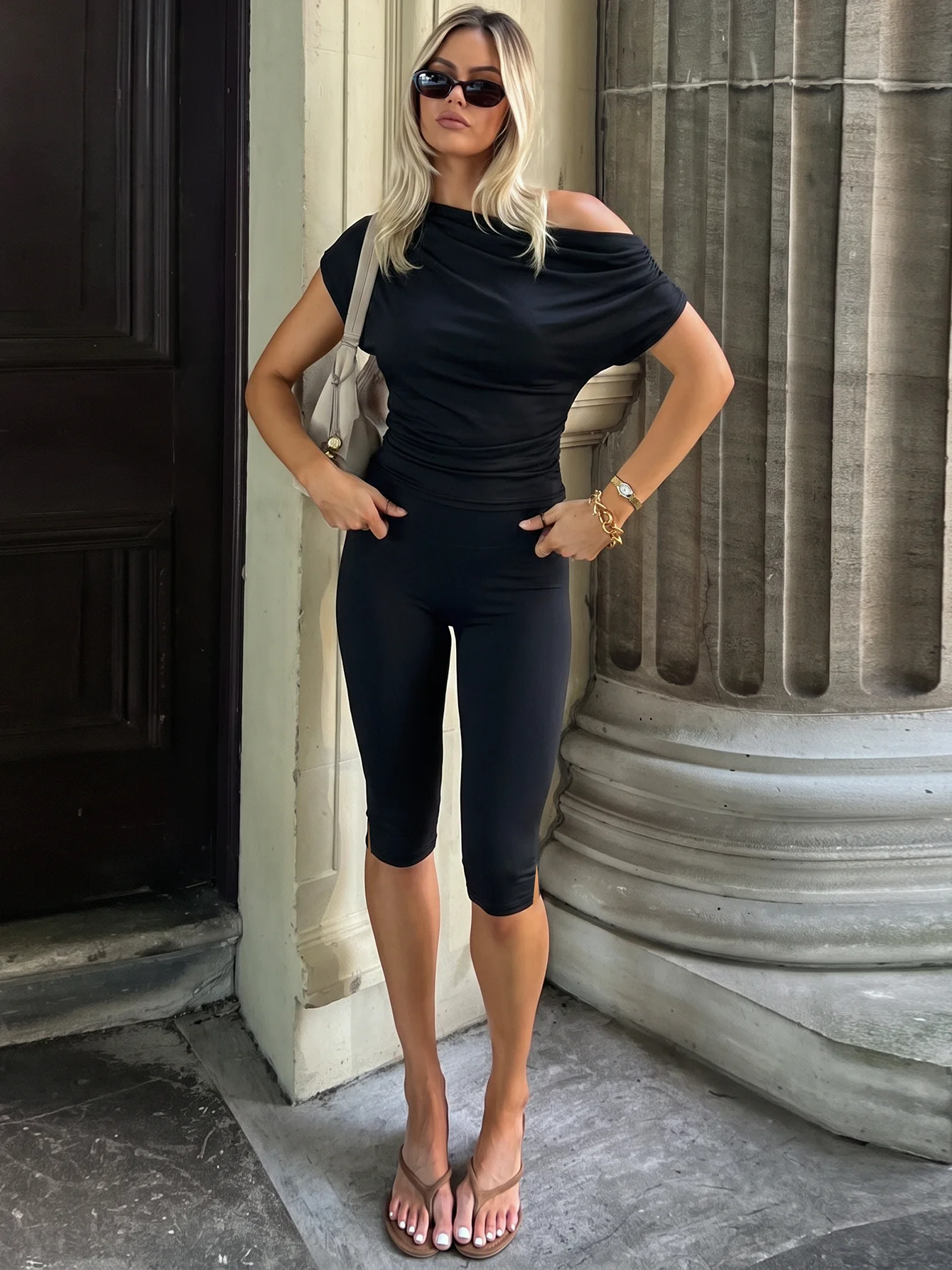 Hugcitar Fashion 2 Pcs Sets Black Skew Collar Short Sleeve Sexy Crop T-Shirt Capri Knee Pants Women Tracksuit Streetwear Sport