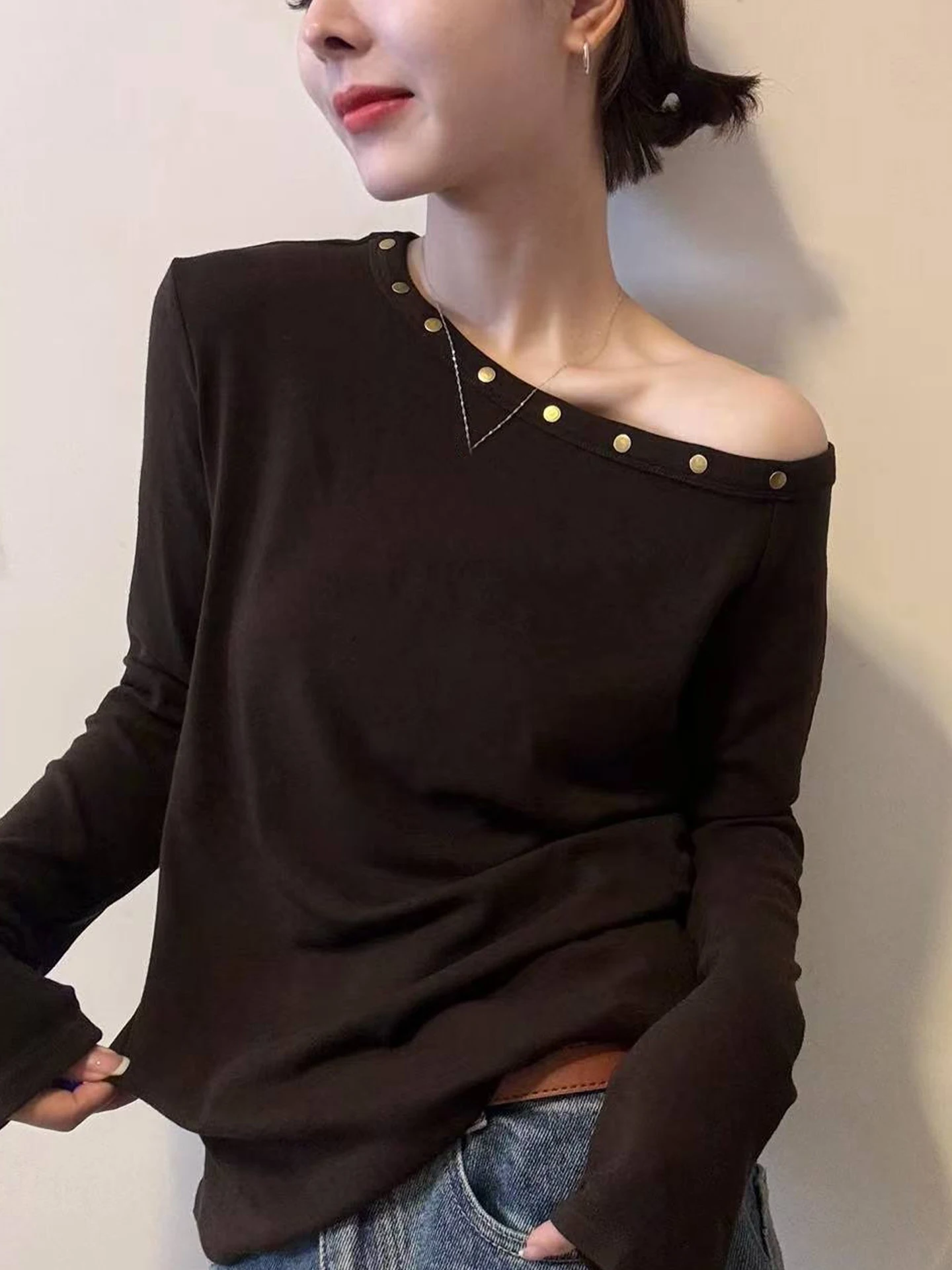 

Fall 2025 Slimming Trendy Long Sve Diagonal oulder Simple Base irt Korean Sle Comfortable Knitted Top for Women