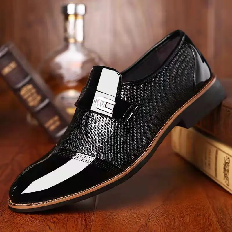 Embossed Leather Shoes Men Breathable Casual Business Dress Shoes Summer Autumn Slip on Dress Shoes Soft Wedding Party Mocassins