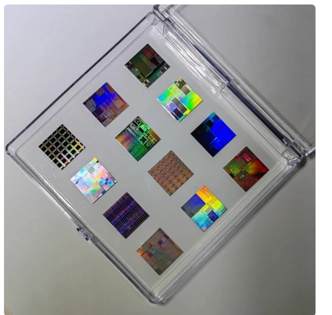 アクセサリー Chipo Cpu Lappyキーホルダープロセッサ、メモリチップ、接着剤ドリップ装飾