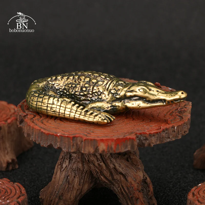 Antique Bronze Small Crocodile Statue Home Ornaments Retro Copper Animal Alligator Figure Feng Shui Business Decorations Crafts