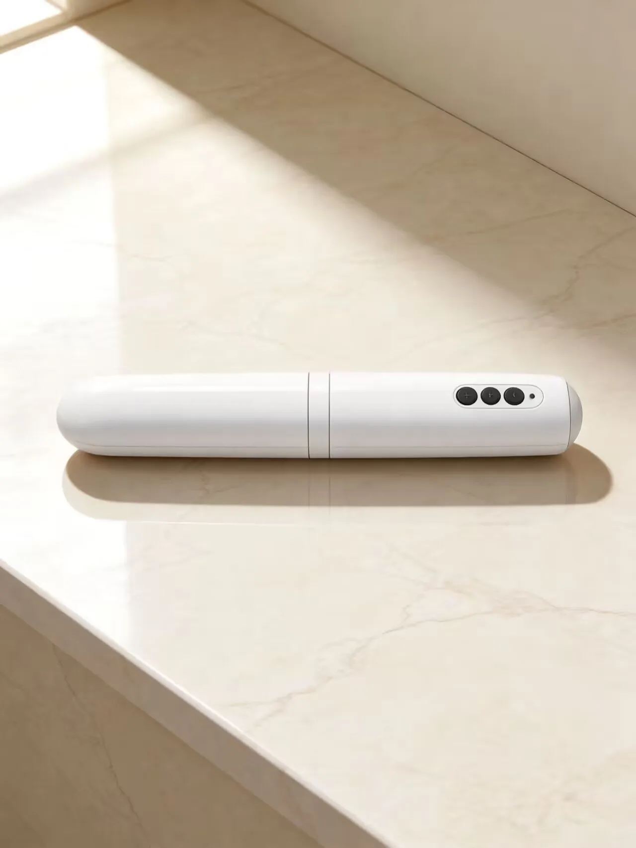 

Personal LED therapy stick for women, USB rechargeable, blue/red light, used for daily vaginal health and hygiene