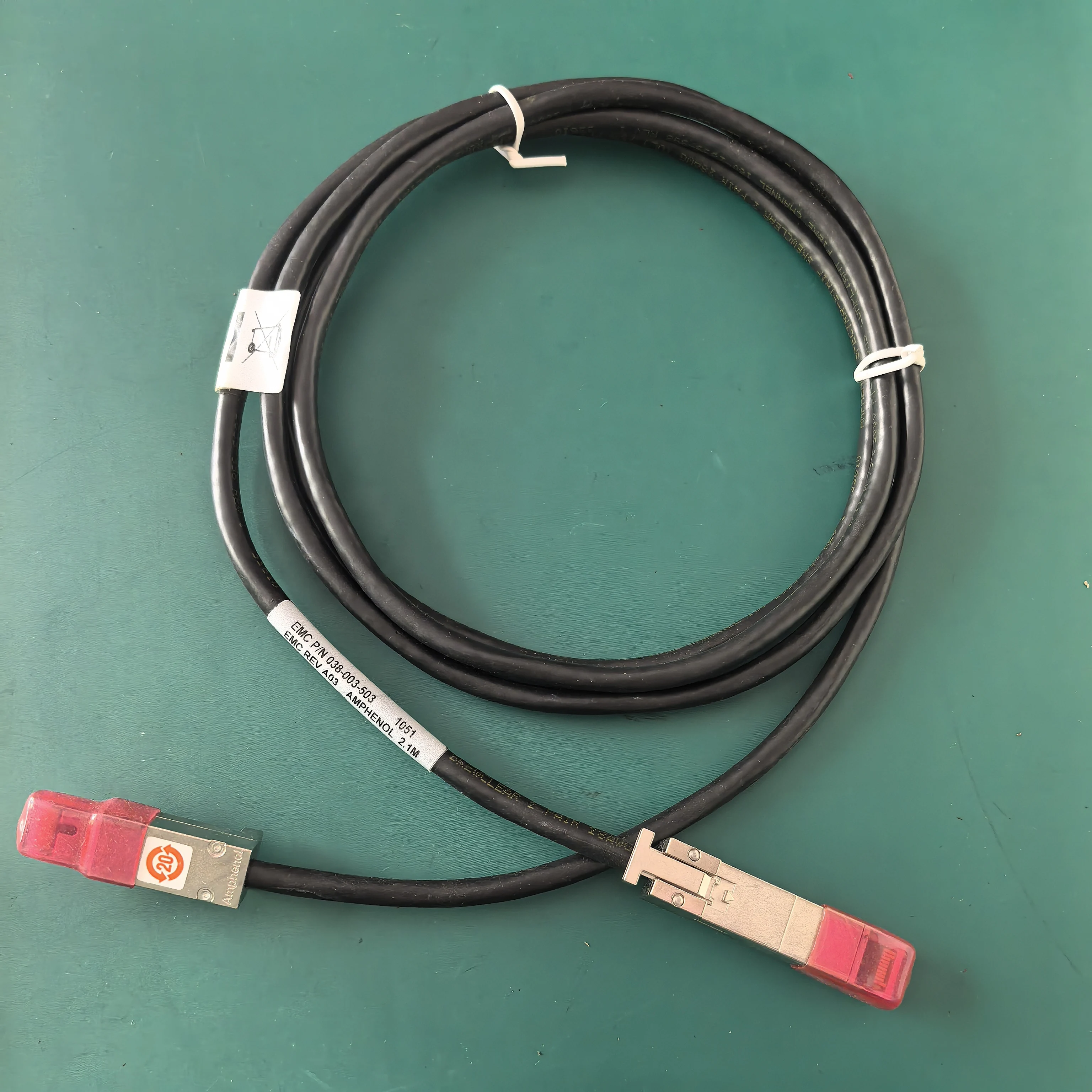 

Новый кабель для хранения EMC PN 038-003-503 серии CX Tyco HSSDC2 к SFP 2,1 м
