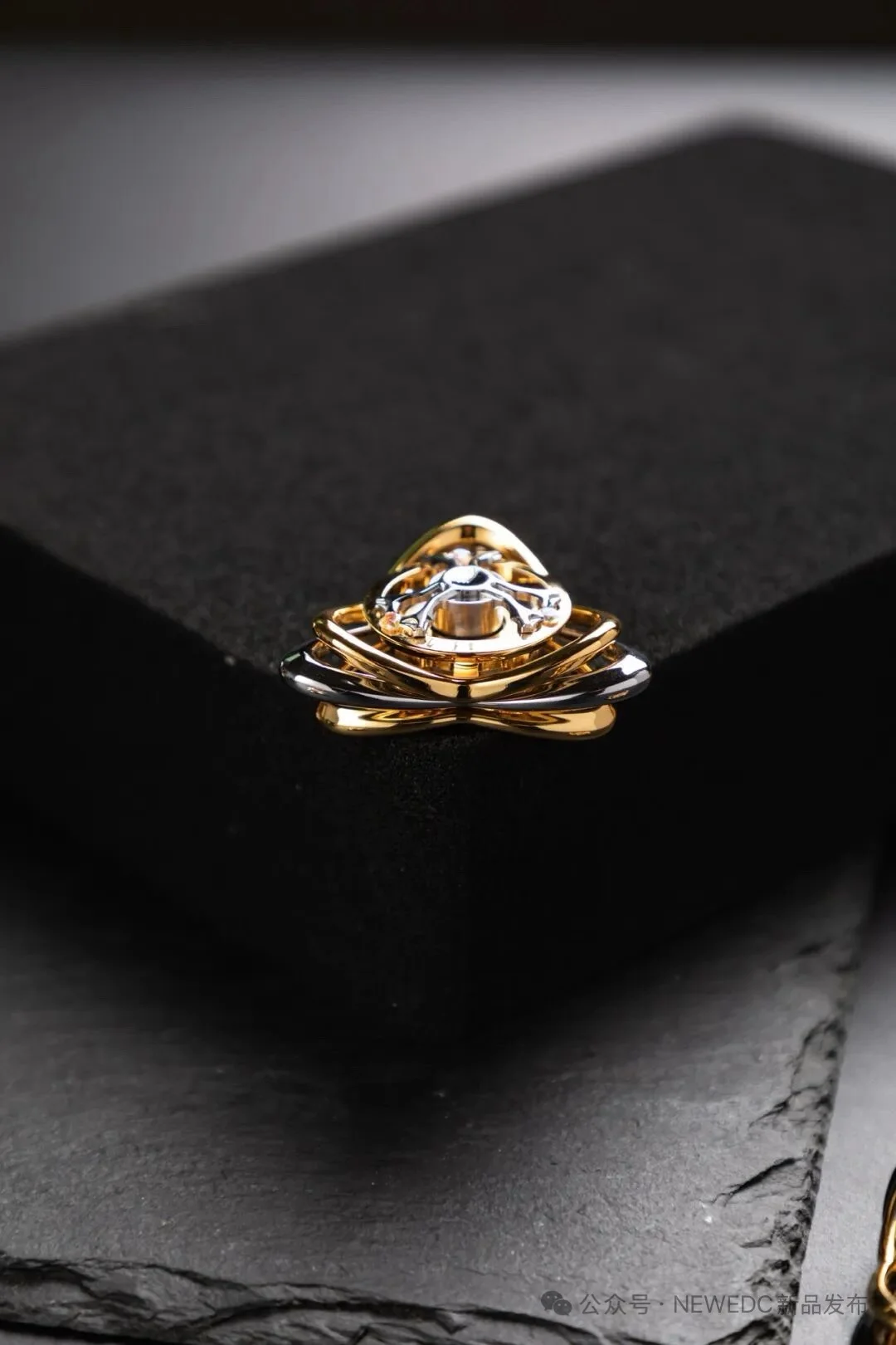 Used EDC [Brand New and Undismantled] NEWEDC Ring Gold Plated Limited Collection EDC Fingertip Gyro