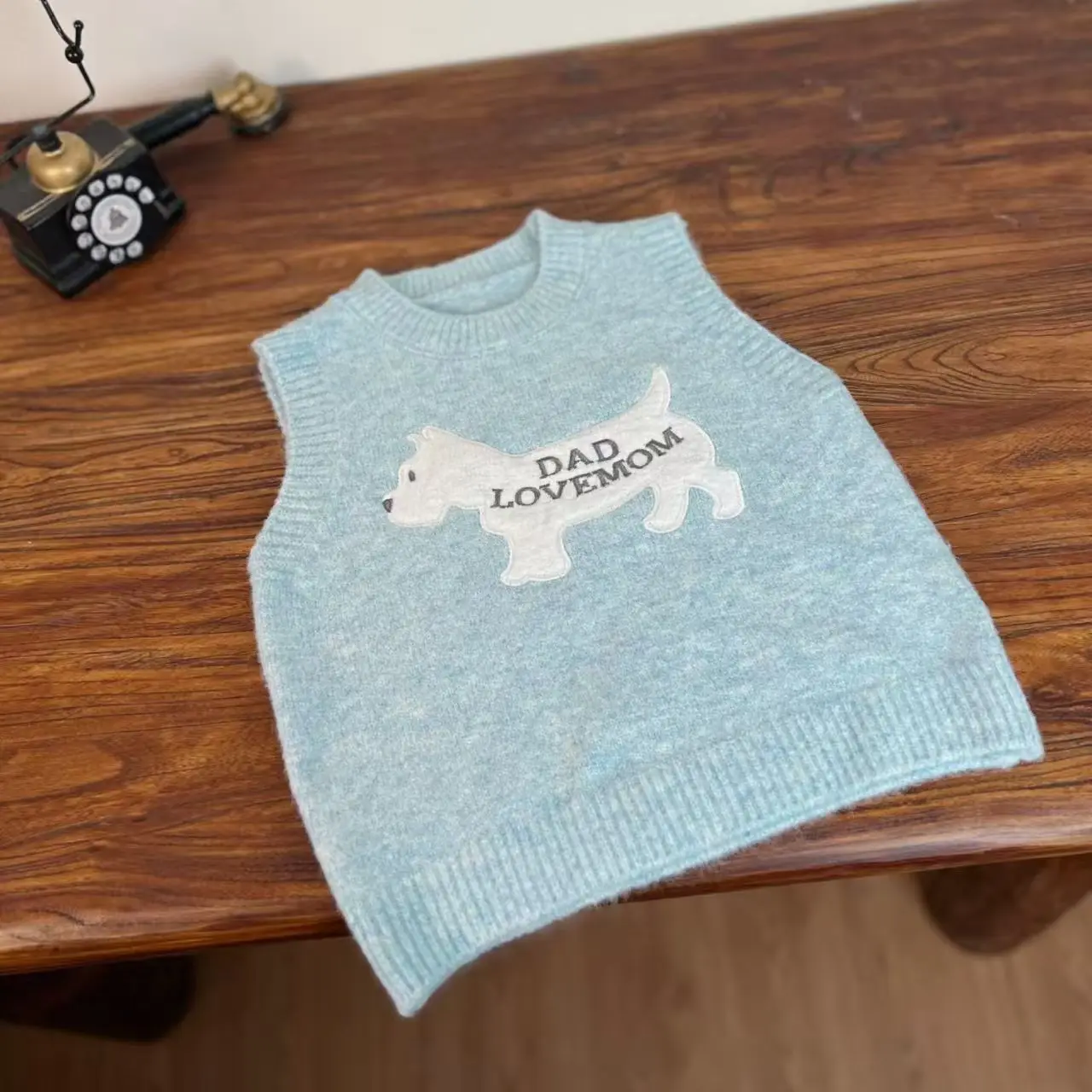 

New Autumn And Winter Children's Sweaters Knitted Sweaters Vests Embroidered Warm And Stylish Versatile Vests