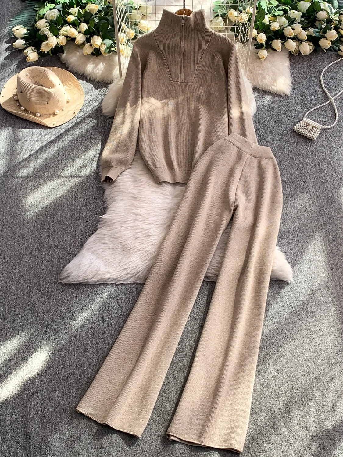 

Осень-зима, утягивающая молния, трикотажная вышитая толстовка с высокой талией, широкие брюки прямого кроя, комплект из двух предметов