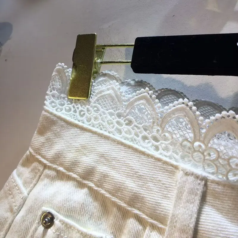 2026 Summer New Splicing Hook Lace High Waist Burr Denim Shorts Hot Pants Women