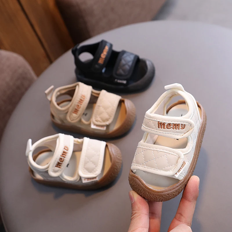 Baby Peuter Schoenen Voor Jongens 2024 Zomer Nieuwe Stijl Baotou Strandschoenen Zachte Bodem Antislip Strandschoenen Meisjes Teen Bescherming Sanda