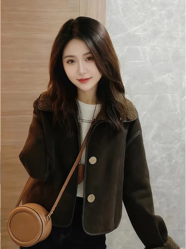 เสื้อโค้ทขนเฟอร์เทียมสไตล์วินเทจสำหรับผู้หญิง รุ่นใหม่ ปี 2026 ทรงเข้ารูป ลายสก็อต บุซับในอุ่นสบาย เหมาะสำหรับฤดูใบไม้ร่วงและฤดูหนาว