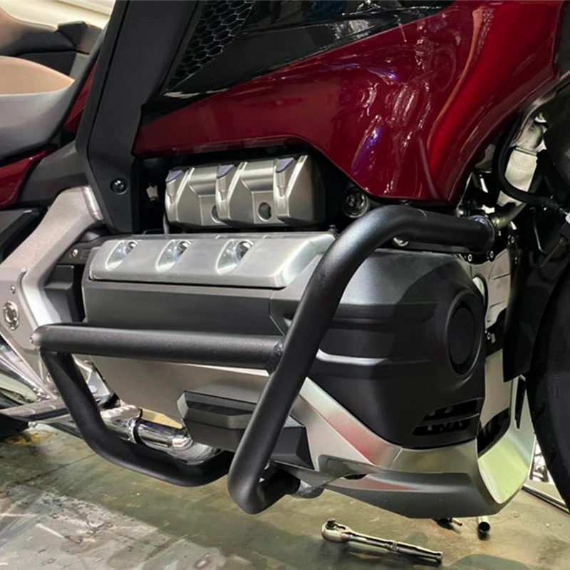 GL1800 Motorcycle Engine Protective Steel Crash Bar New Condition Bumper Guards and Bumpers Accessories