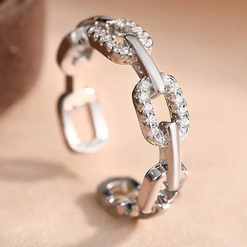 Huitan Zarter Damen-Öffnungsring mit Kettendesign, modische Accessoires für Party, Hochzeit, luxuriöser, mit CZ besetzter, vielseitiger Schmuck