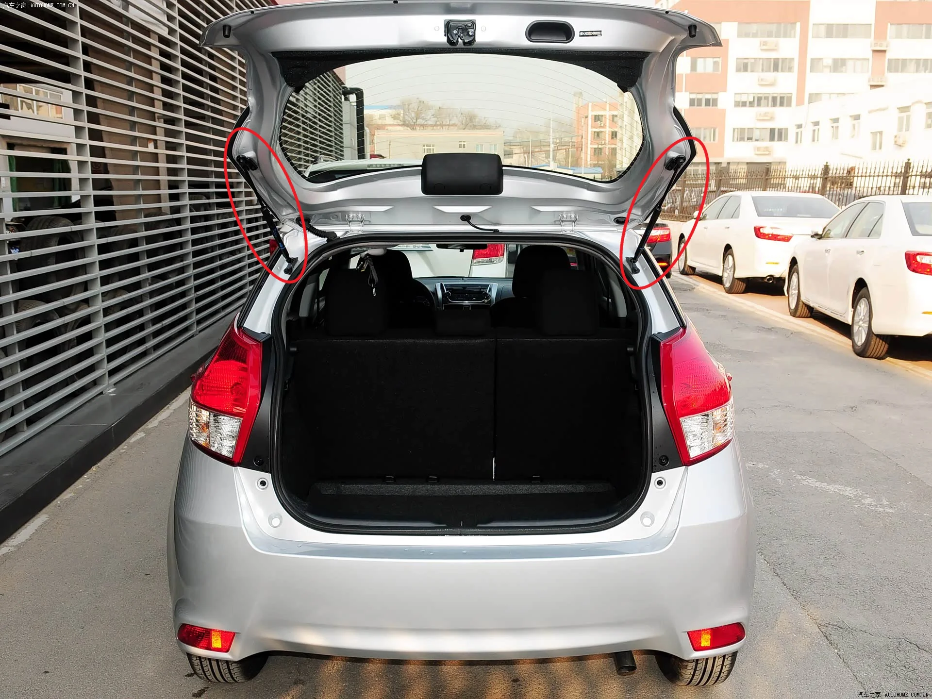 

376 мм задняя дверь для Toyota Yaris XP150 NCP150 NSP151 2013-2024 гг. Хэтчбек задняя дверь багажника газовые пружинные стойки подъемная опора