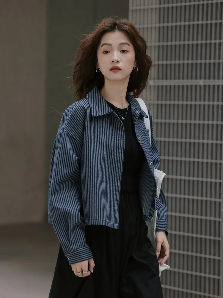 

Джинсовые пальто женские длинные женские осенние клетчатые с поясом плиссированные лоскутные студенческие пальто большого размера профессиональные эластичные свободные повседневные пальто