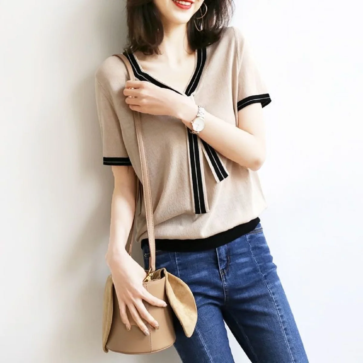 Frauen Stricken Top Kurzarm Stricken Sommer Pullover Schlank Farbe Blockieren V-ausschnitt Gebogen Weibliche Kleidung Pullover 2025