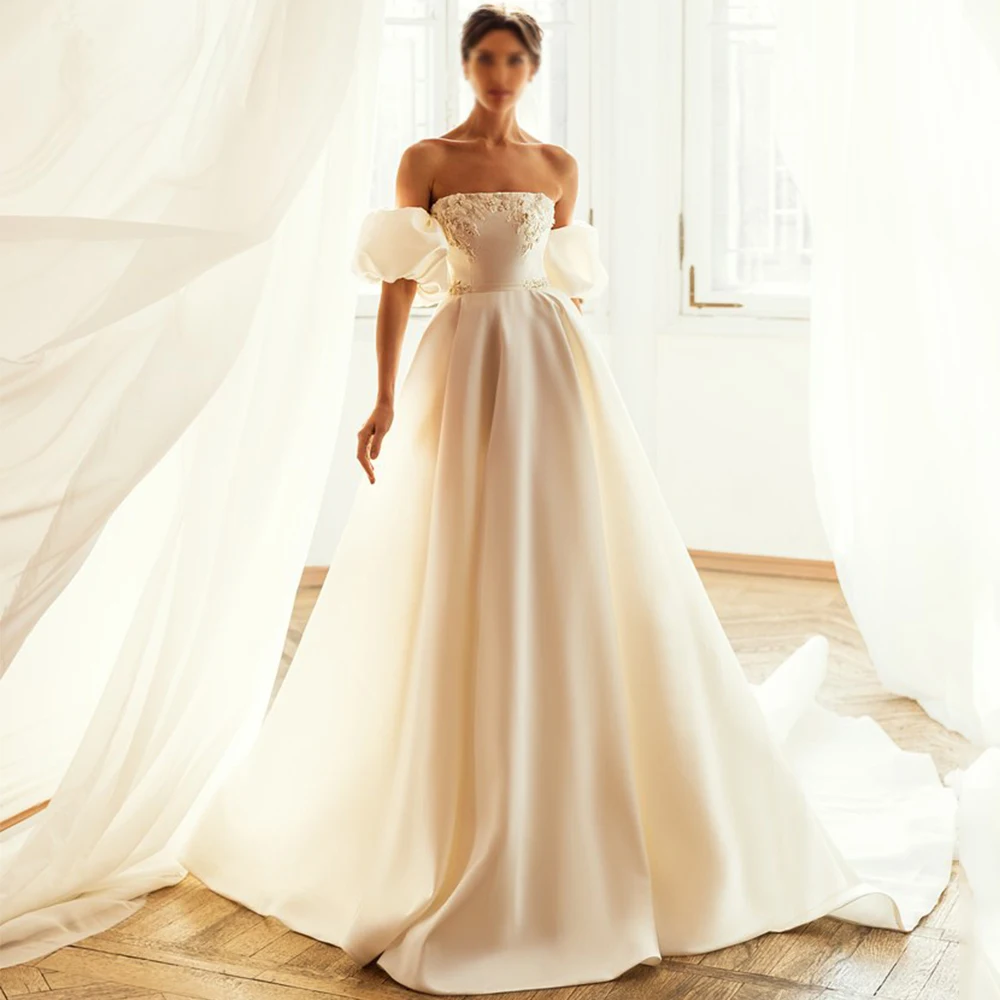 

Welove Strapless Wedding Dress Classic A-Line Floor Length Applique Open Back Sweep Train Bridal Short Sleeves Satin Gowns Robe