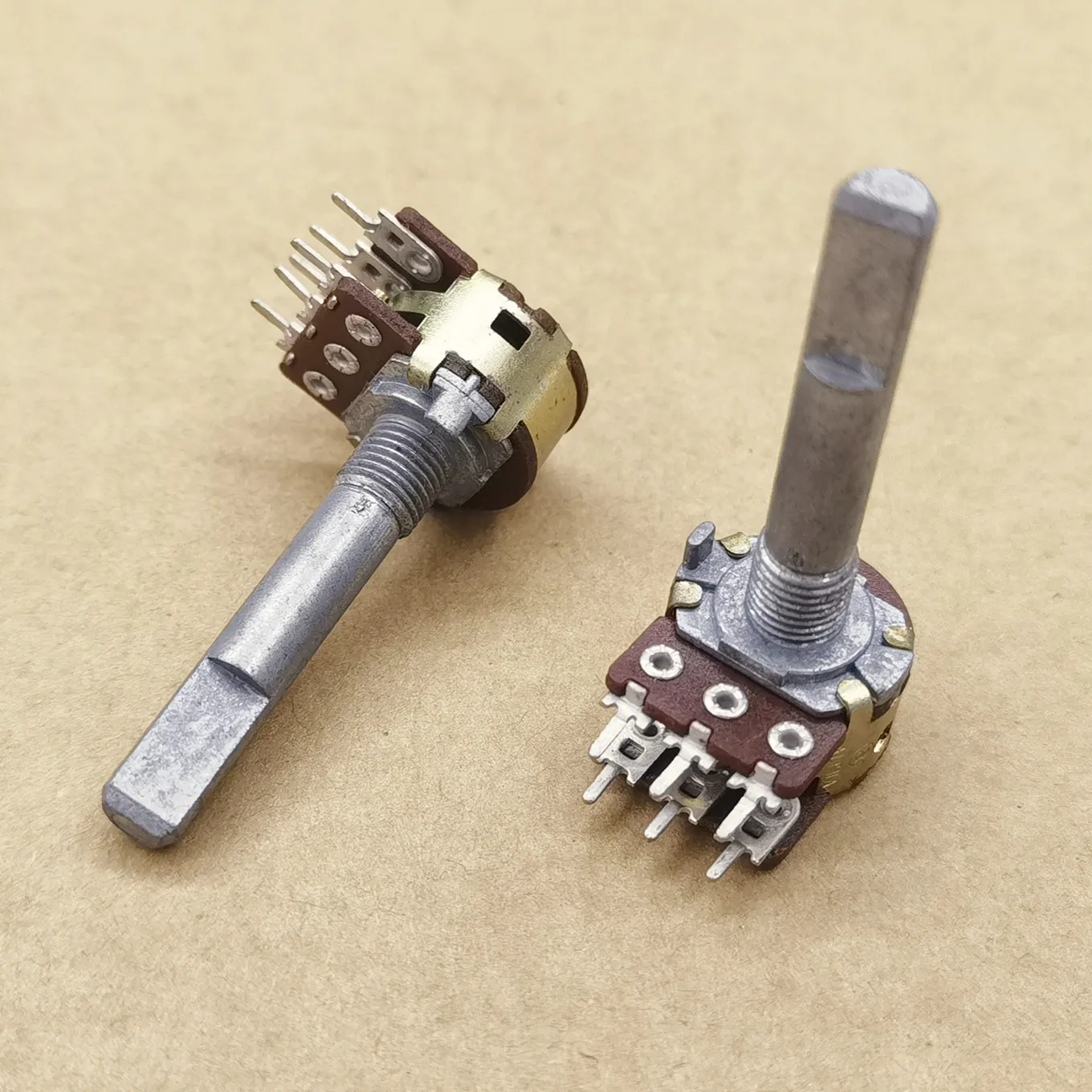 Original New 100% 148 Type Dual Potentiometer A20K B10K A10K 05A50K Stepper 41-Point Handle Length 35MMF (SWITCH)