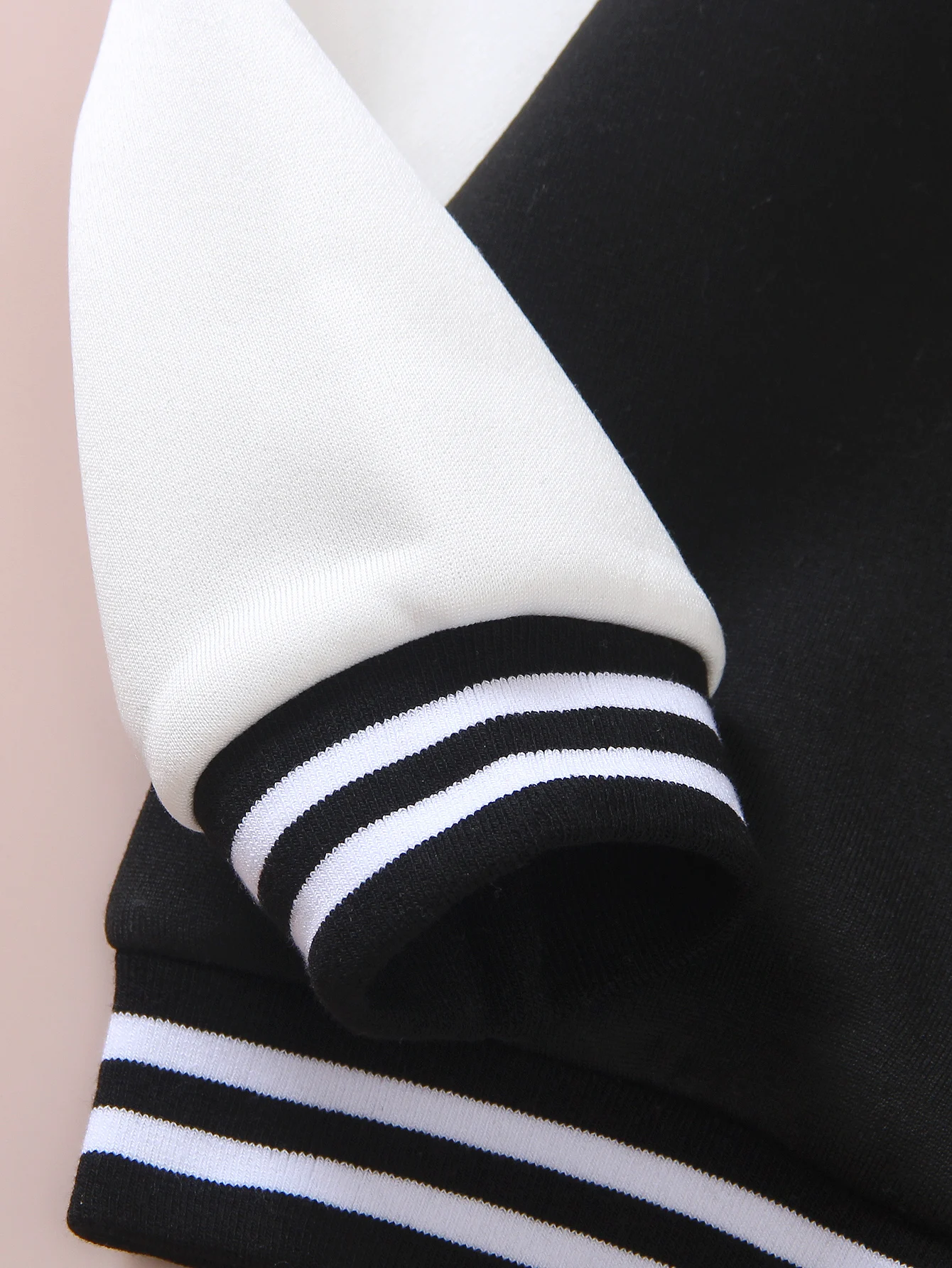 A Single-Piece Casual And Fashionable Christmas Cartoon Pattern Hooded Baseball Jacket For Boys In Autumn And Winter