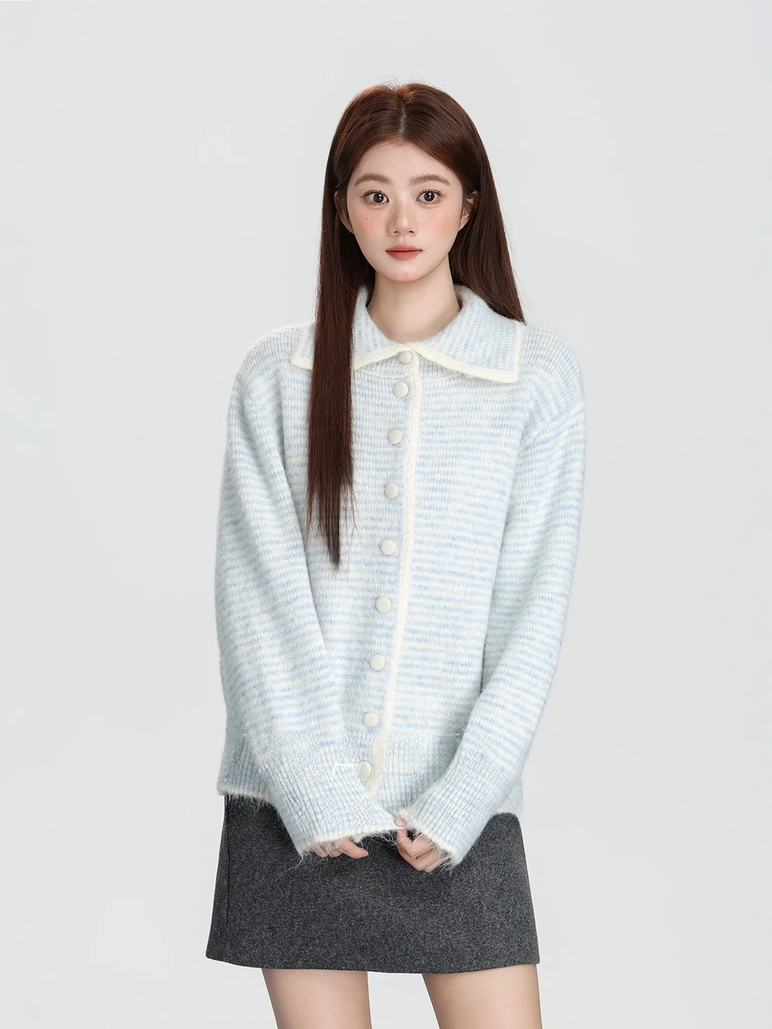 

Весна 2026: Женский мягкий свободный вязаный свитер-кардиган в полоску, повседневный винтажный топ с отложным воротником и длинными рукавами