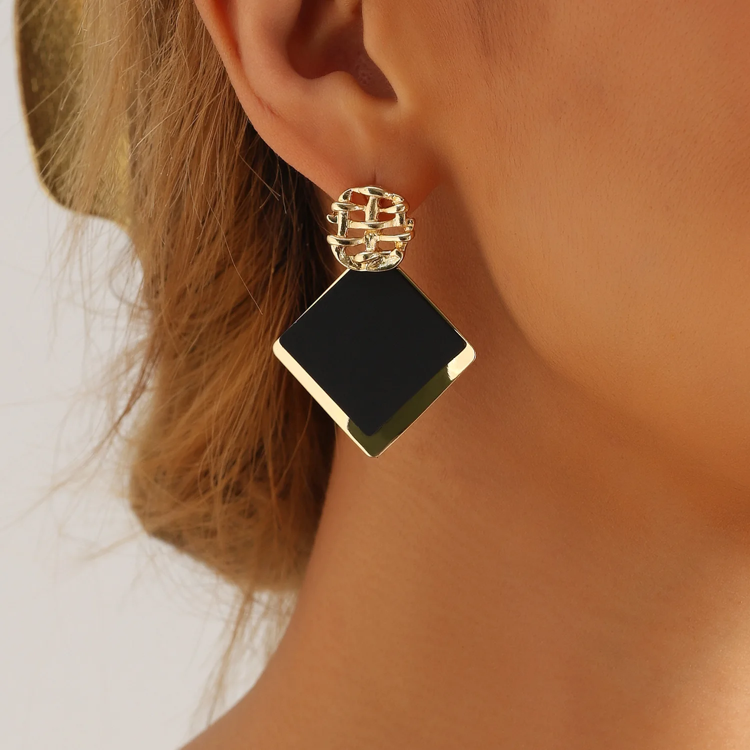 Vintage Two Layer Rhombus Shape Dangle Earrings for Women Hollow Golden Metal Lattice Drop Earrings Geometry Party Punk Jewelry