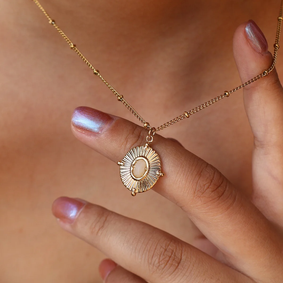 

18K gold plating does not fade vintage style sun pendant necklace 2025 popular titanium steel necklace natural stone jewelry