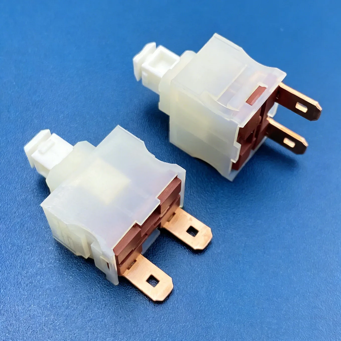 Original New 100% 168 R97 self-locking power switch vacuum cleaner button with lock 12A