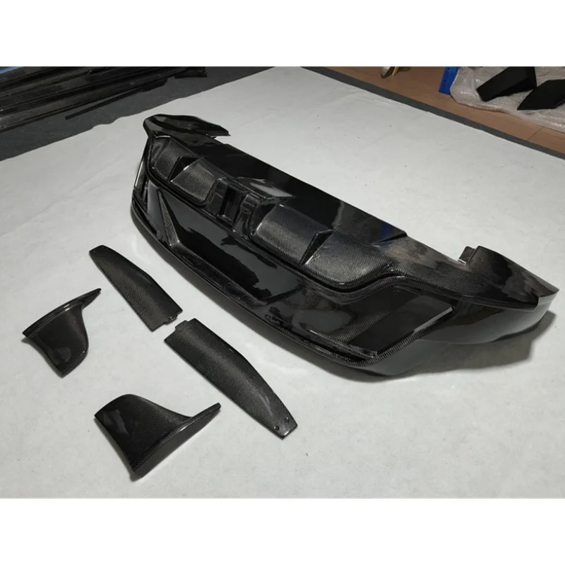 

Высококачественный задний бампер из углеродного волокна, задний диффузор, подходящий для Porsche Taycan, модифицированный кузовный комплект в стиле M