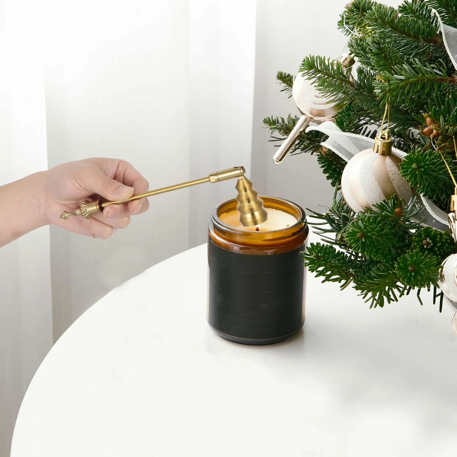 Silver Snuffer Metal Extinguisher Lightweight Aluminum Head Long Handle Decorative Extinguishing Tool for Aromatherapy