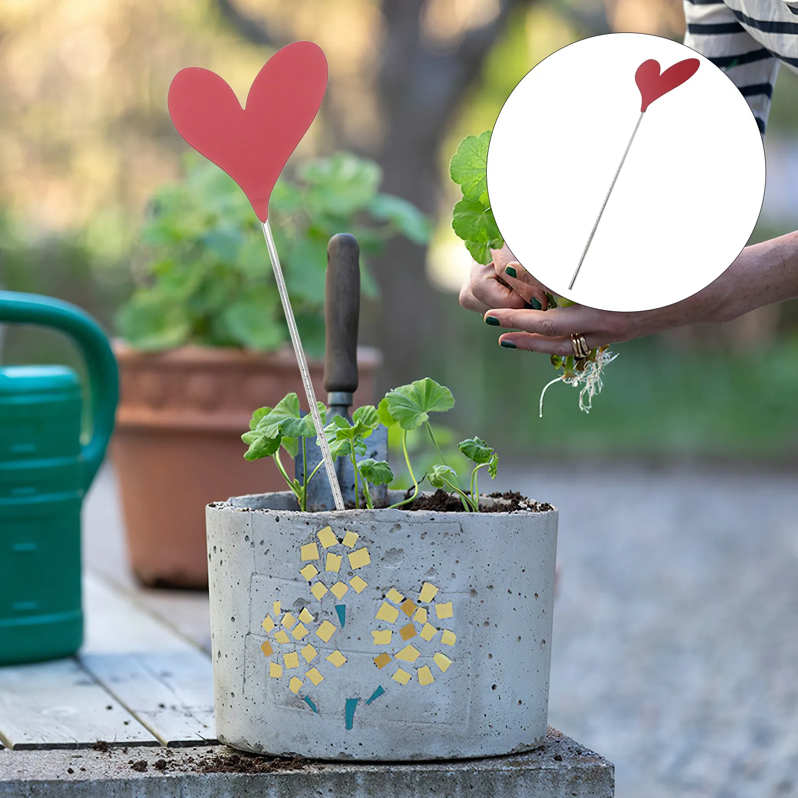 Heart Shaped Metal Garden Stake Iron Love Decoration for Valentine's Day Indoor Outdoor Decor Living Room Bedroom Study
