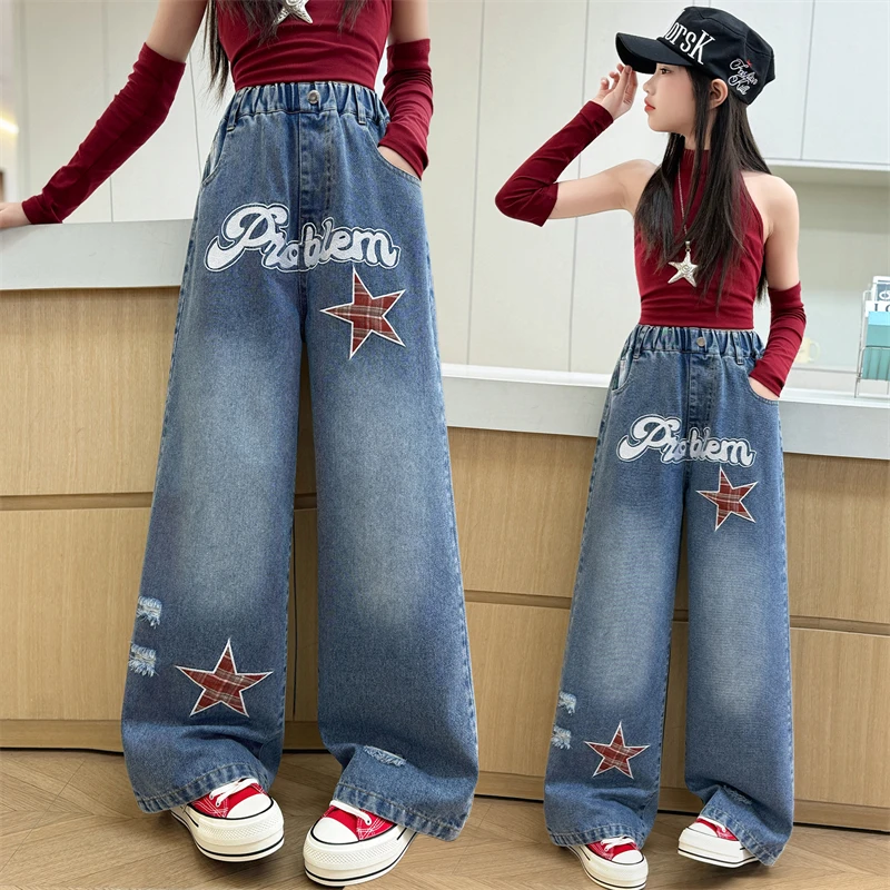 

Джинсы для девочек с эластичным поясом, свободного кроя, широкие, с клетчатыми вставками, нашивками-звездами и вышивкой букв, винтажные, с эффектом потертости, уличная мода для детей