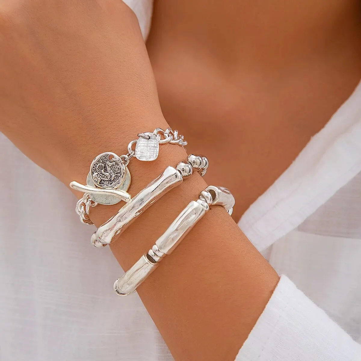 3Pcs/Set Gothic Hip Hop Silver Color Bone Bracelet for Women Trendy Vintage OT Buckle Hang Tag Thick Bangles Party Jewelry New