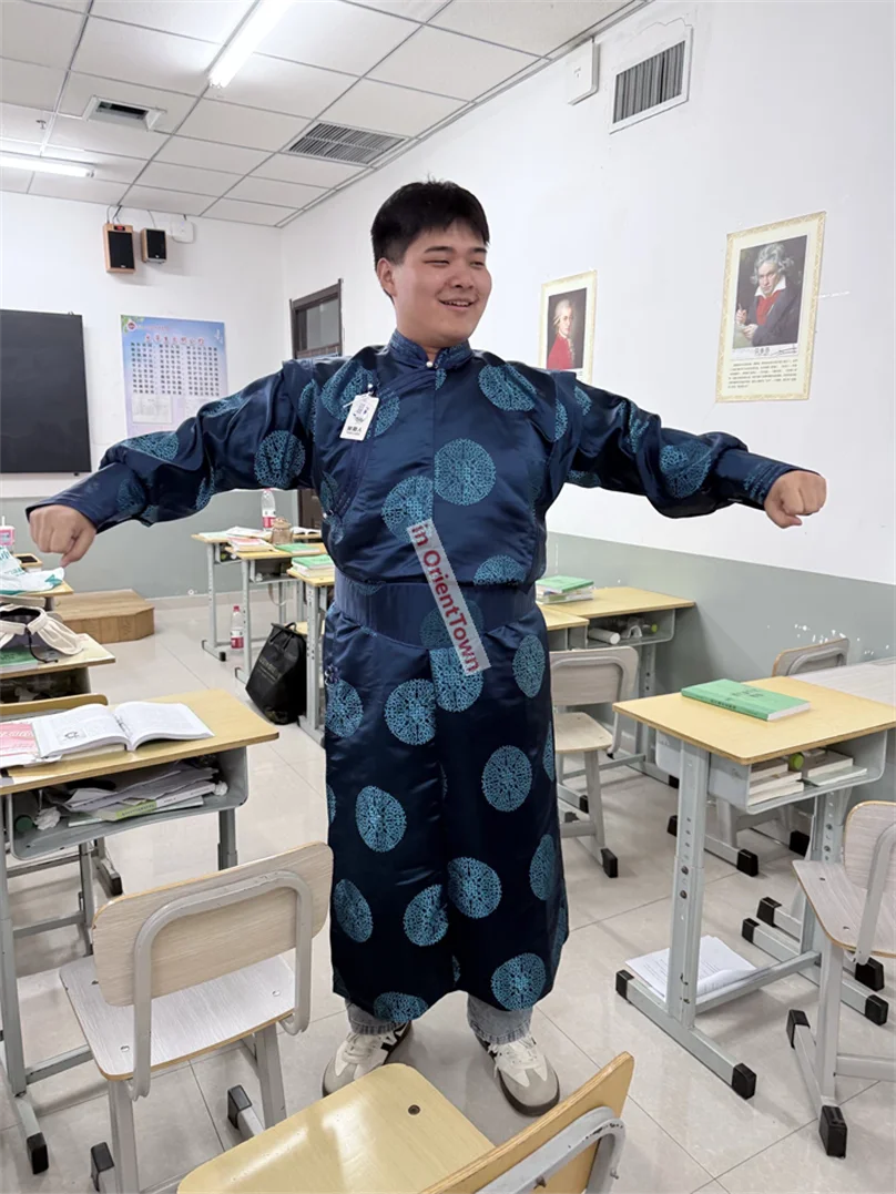 Long Sleeve Mongolian Robe Men Daily Lifestyle Clothing Improvement Ulaanbaatar Trend Young Man Ethnic Gown Travel Attire FE046