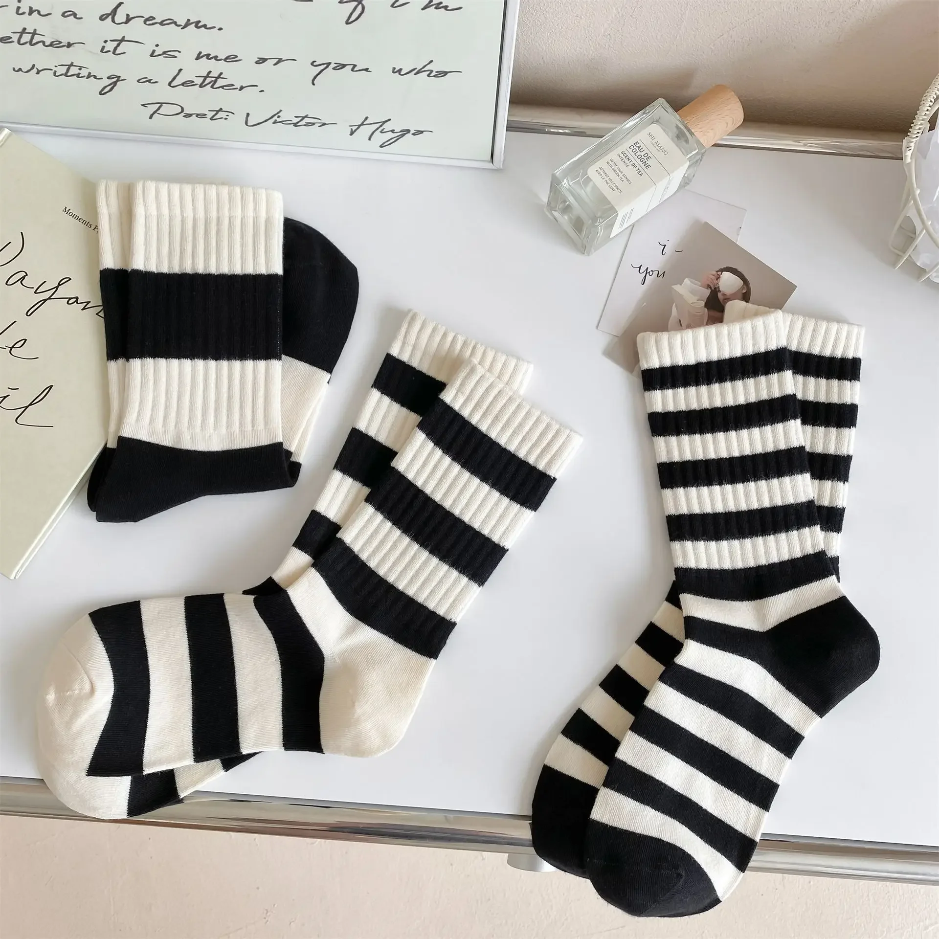 5 Pairs Pack Breathable Women Middle Tube Socks Spring Autumn Striped Star Print Black White Lightweight All Match Socks