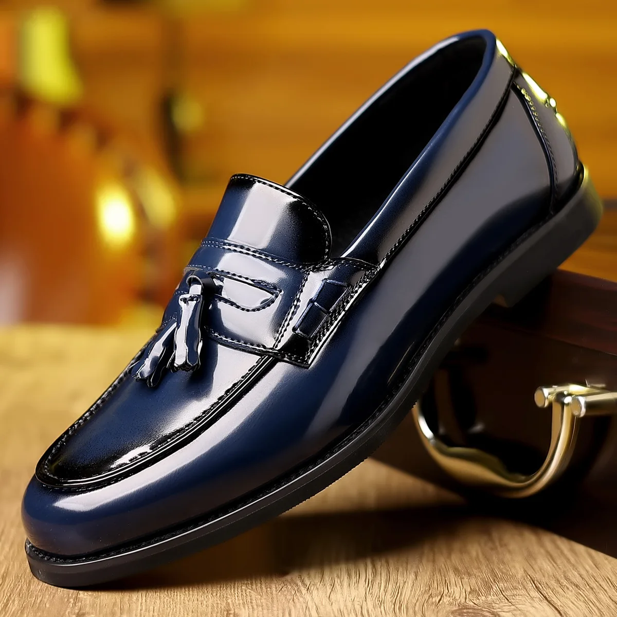 

Spring New Shoes for Man Patent Leather Casual Shoes Flat Leisure Shoes Street Cool Slip-on Loafers