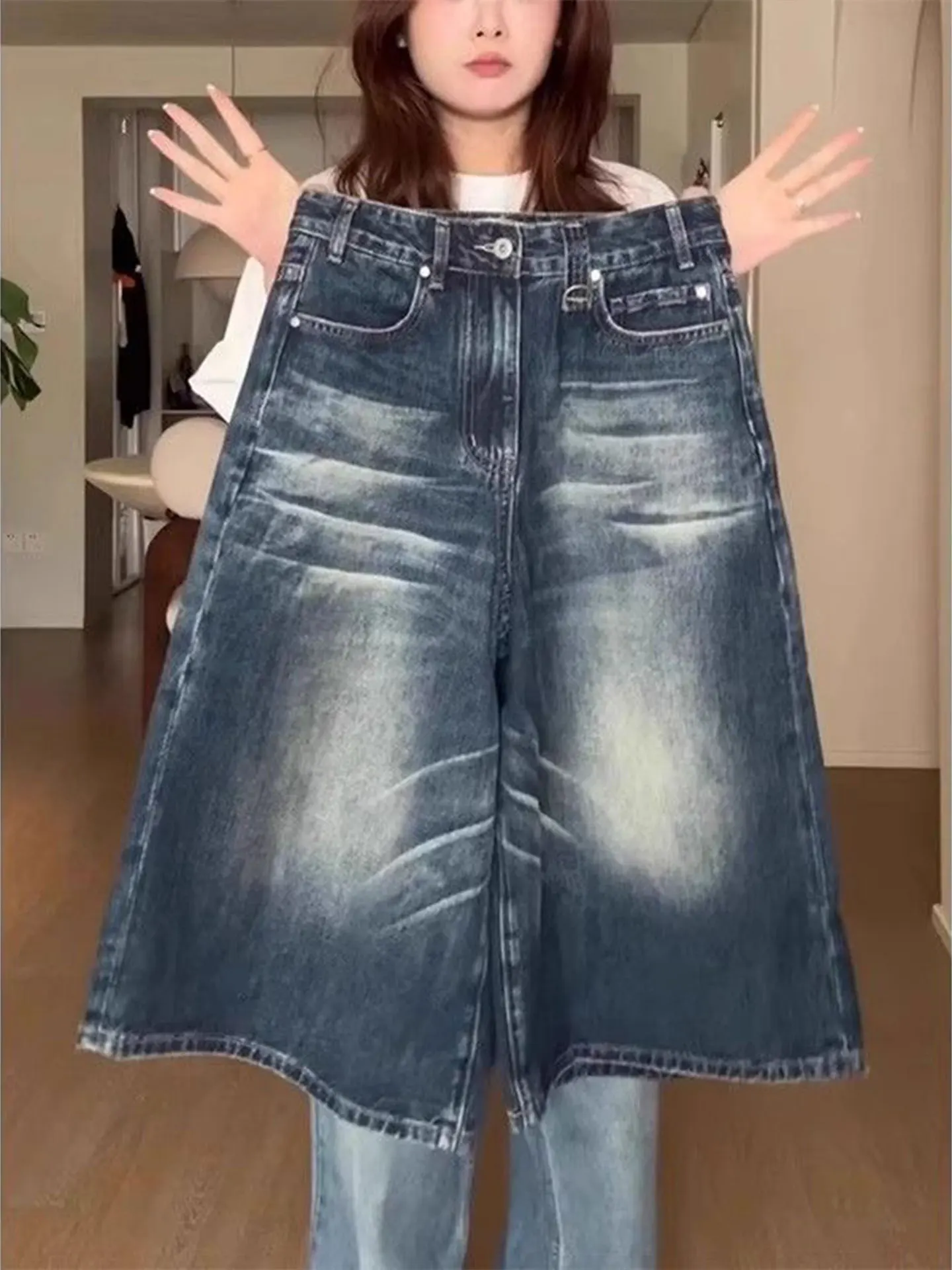 

Retro American Washed Distressed Denim Shorts Women's Loose Wide Leg Mid-Length Casual High Waist Pocket Detail Spring Summer