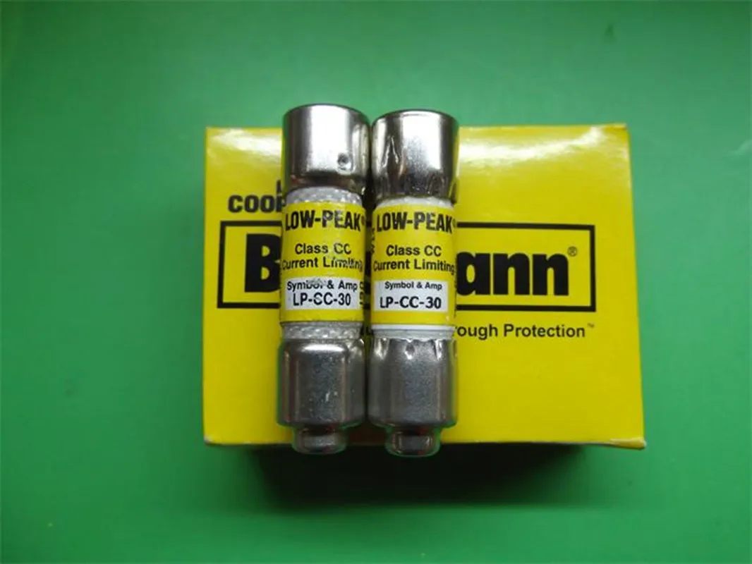 LP-CC-30 LOW PEAK BUSS Class CC Time предохранитель с задержкой 30A600V fuse