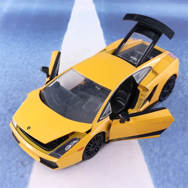 

1:24 Lamborghini Gallardo Superleggera игрушечный автомобиль, литый под давлением автомобиль из металлического сплава, модель автомобиля, игрушки для детей, подарок, коллекция J207